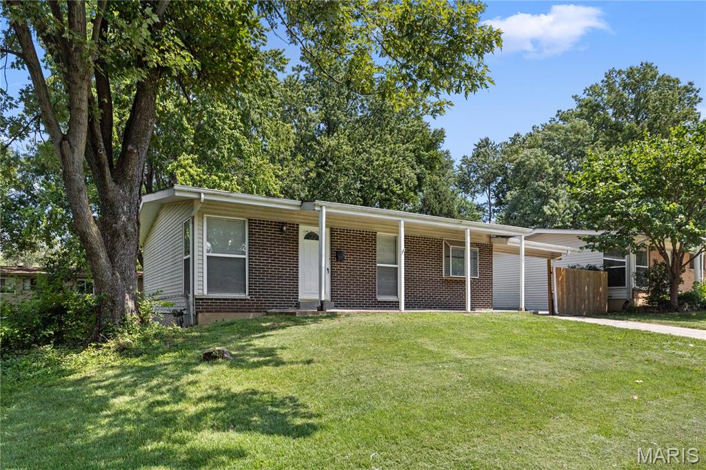 Photo of 1105 Apache Drive Florissant MO 63033