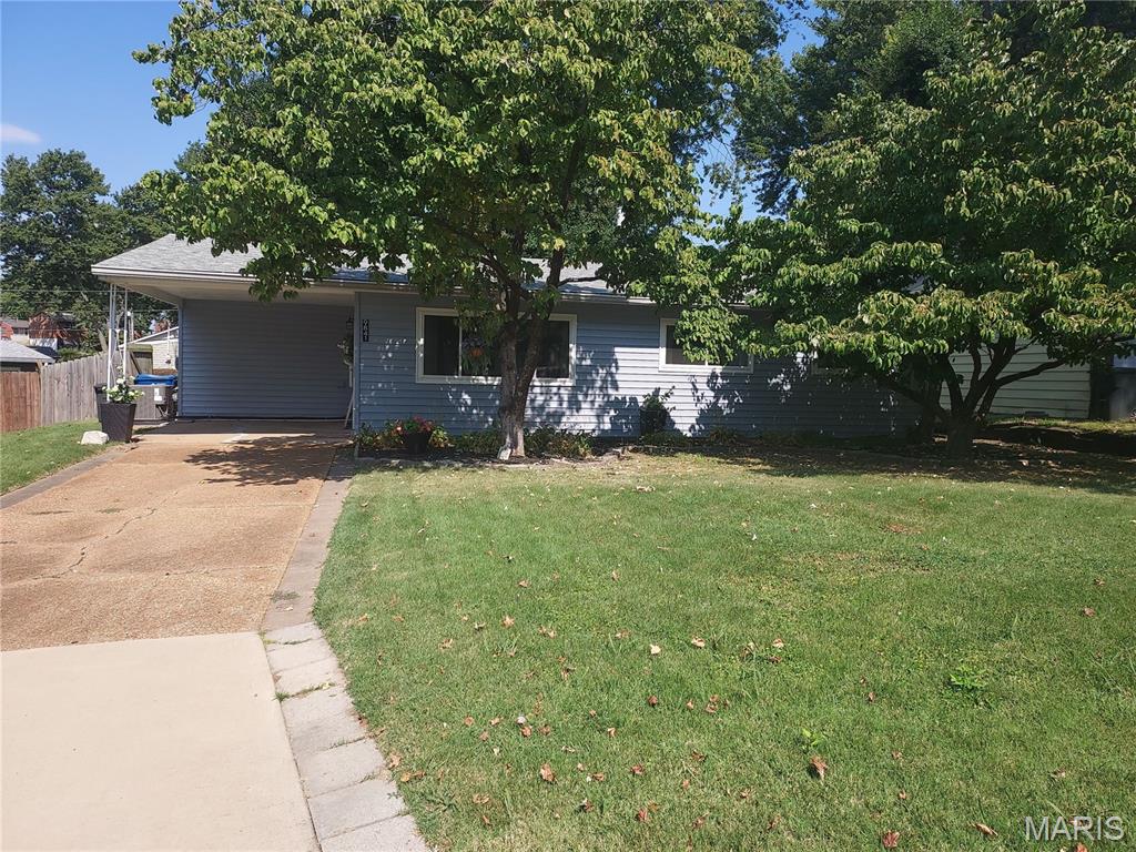 Photo of 9841 Tanbark Lane St Louis MO 63134