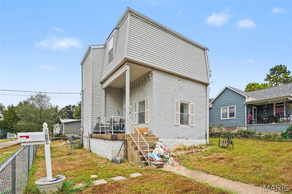 Photo of 300 Stewart Street De Soto MO 63020