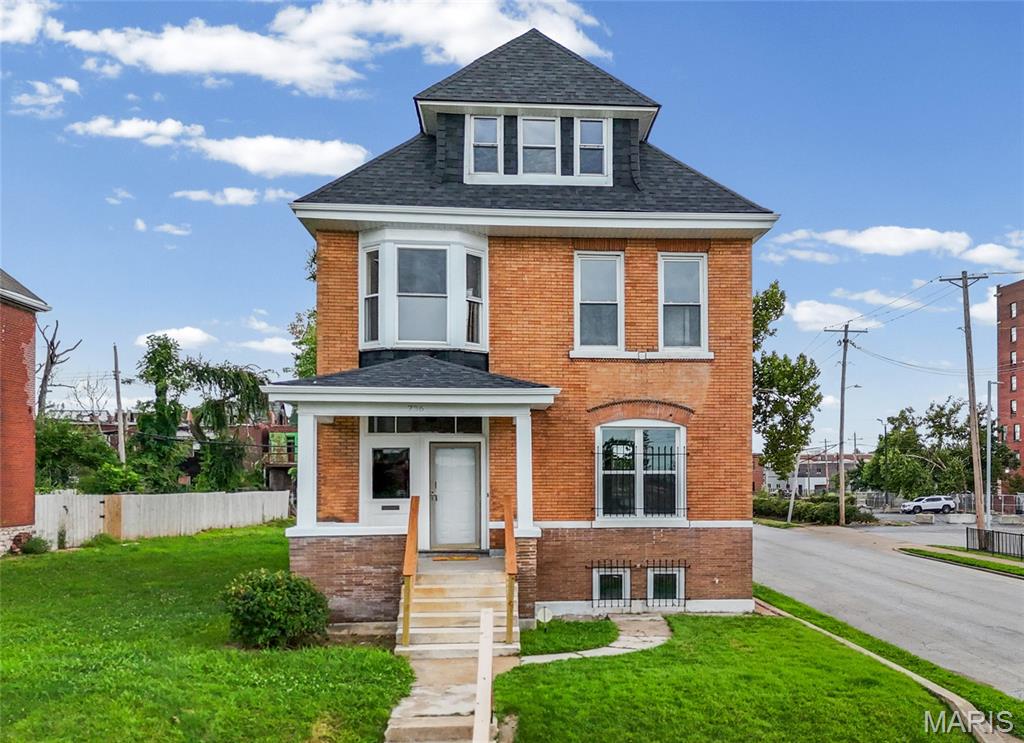 Photo of 736 Aubert Avenue St Louis MO 63108