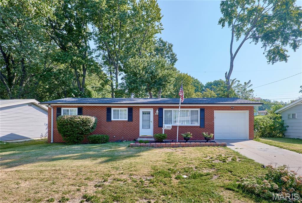 Photo of 1370 Acredale Drive Florissant MO 63033