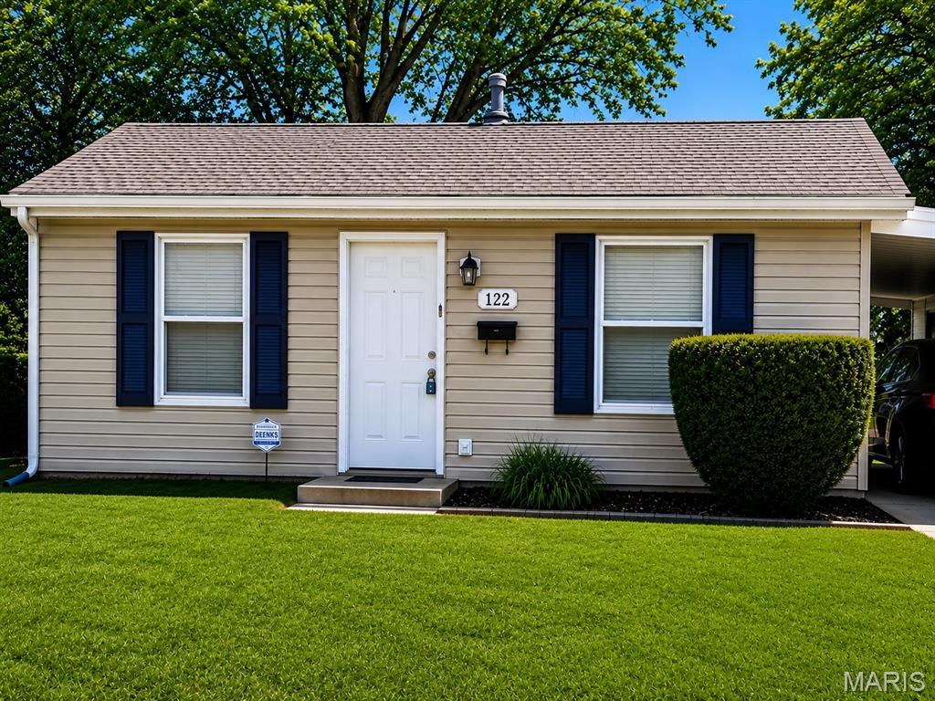 Photo of 122 Lazarcheff Drive Cahokia IL 62206