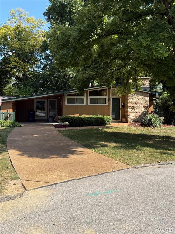 Photo of 724 Fieldcrest Drive St Louis MO 63126