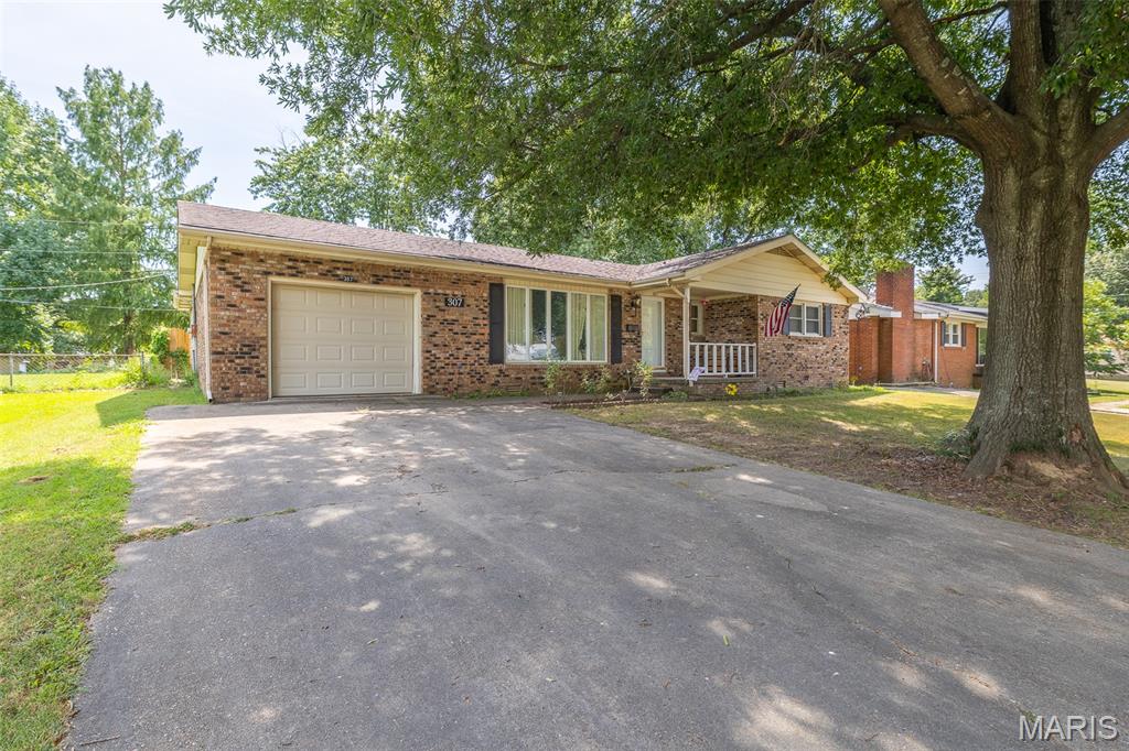 Photo of 307 Boucher Street Dexter MO 63841
