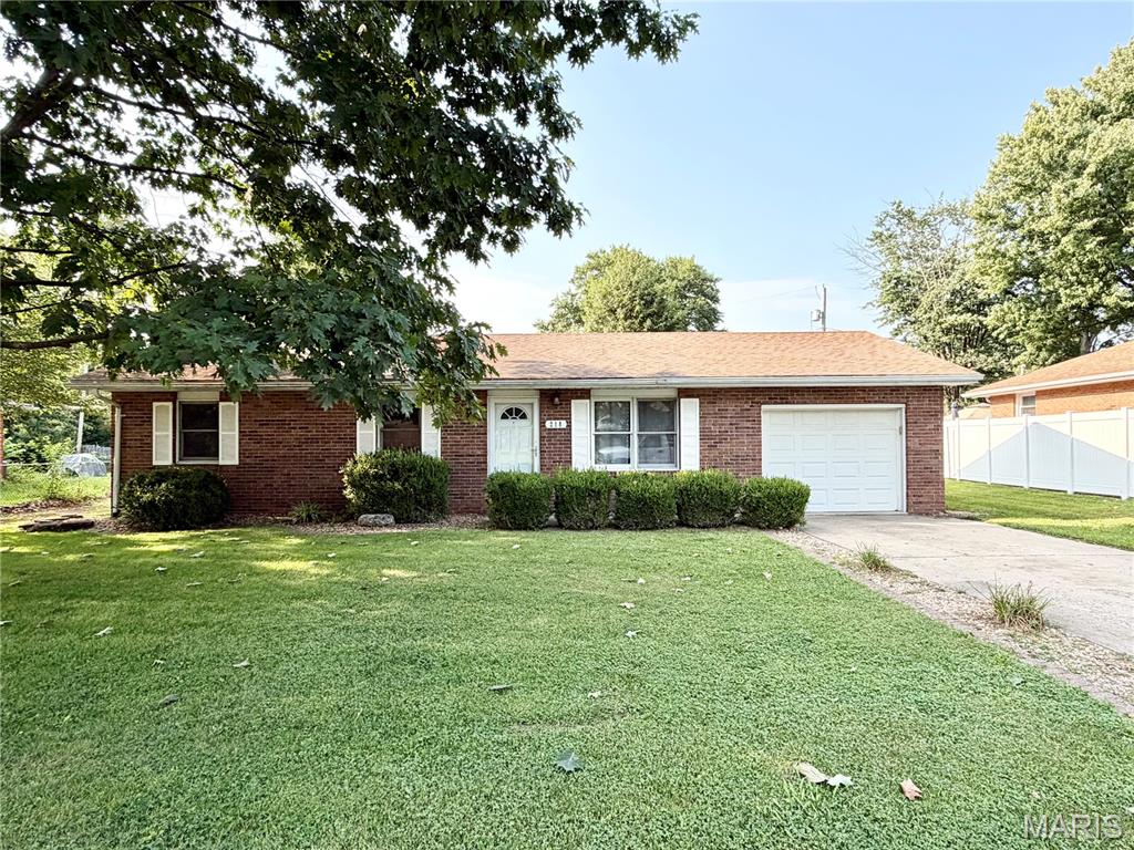 Photo of 218 Pinewood Godfrey IL 62035