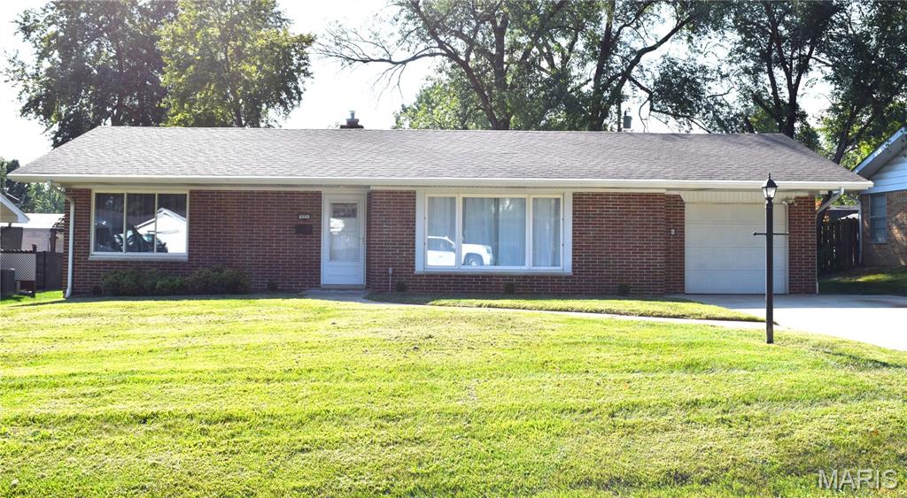 Photo of 925 Moreland Drive Belleville IL 62223