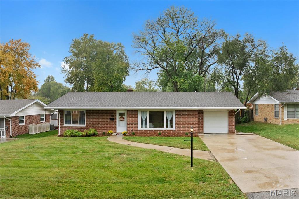 Photo of 925 Moreland Drive Belleville IL 62223