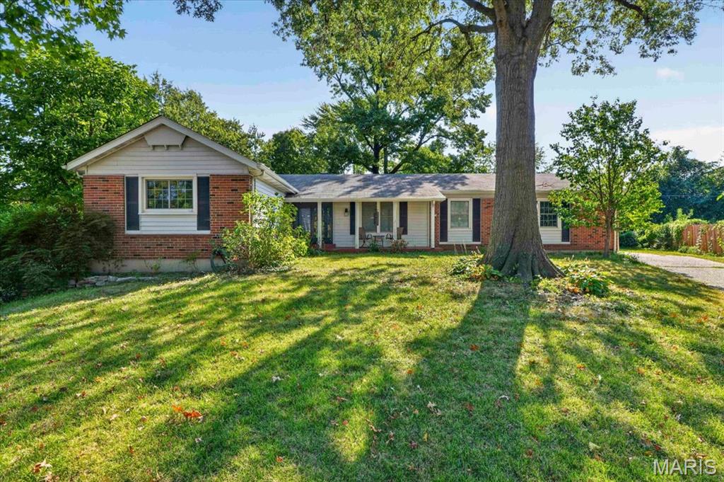 Photo of 2952 New Castle Drive Florissant MO 63033