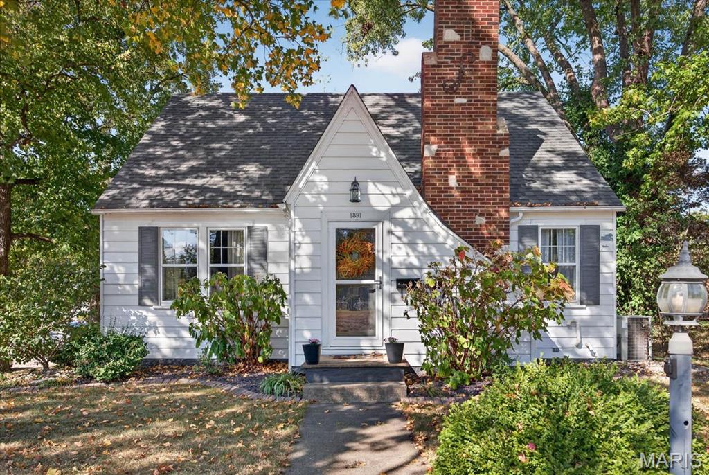 Photo of 1391 Fairfax Street Carlyle IL 62231