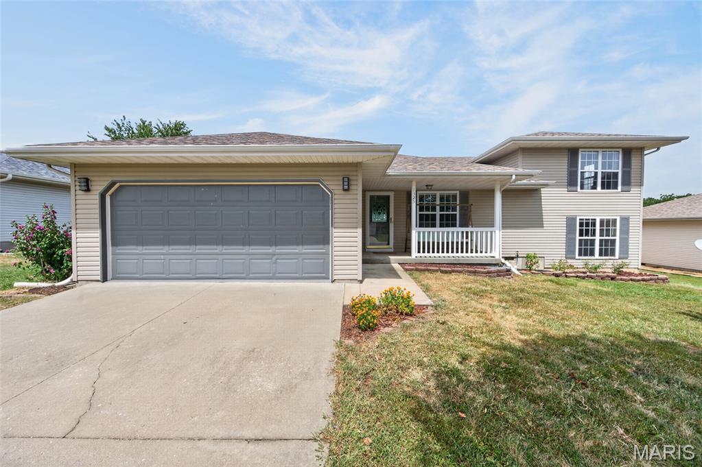 Photo of 1325 NATHANIEL Drive Lebanon MO 65536