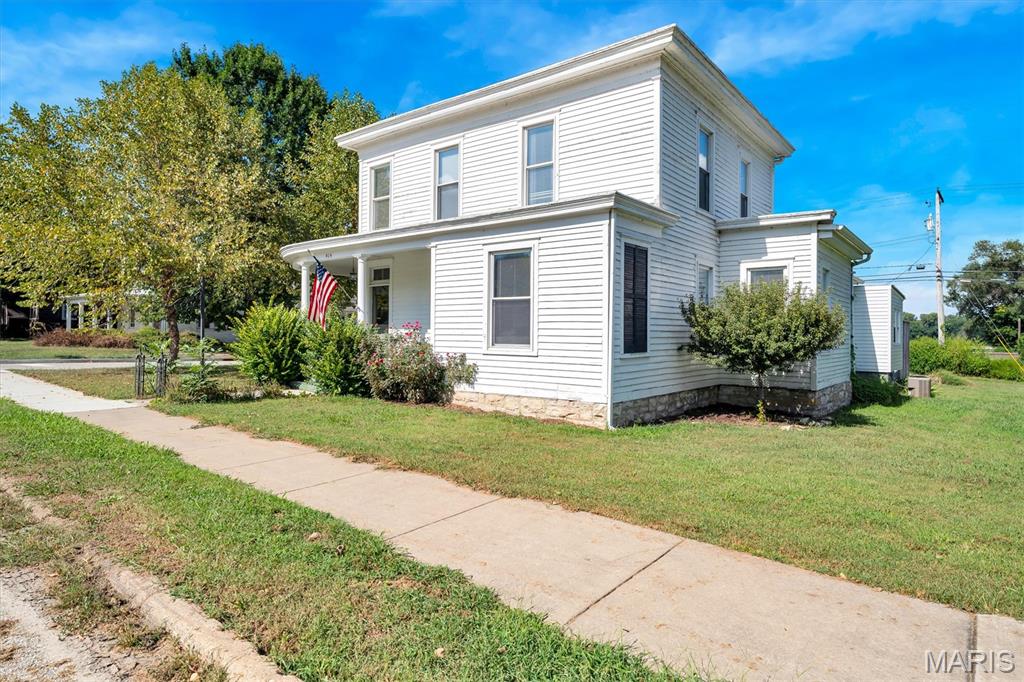 Photo of 404 S 2nd Street Clarksville MO 63336