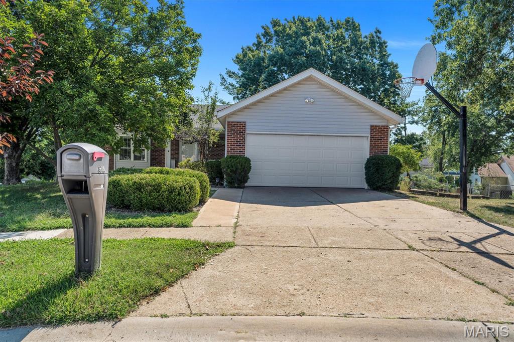 Photo of 16306 Westglen Farms Court Ballwin MO 63011