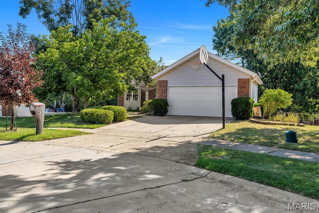 Photo of 16306 Westglen Farms Court Ballwin MO 63011