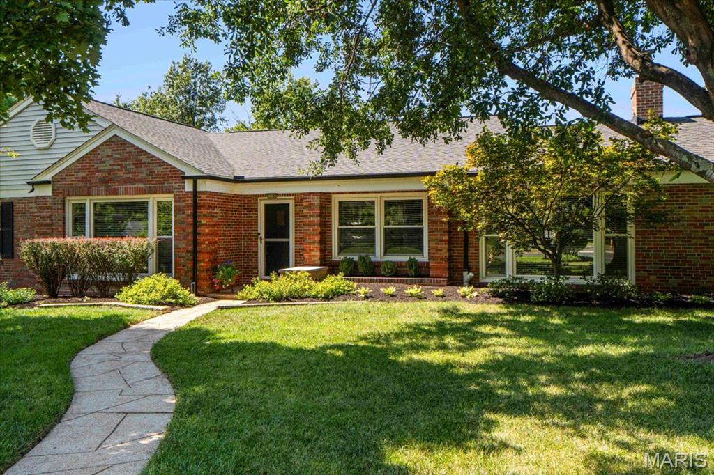Photo of 1060 McKnight Orchard Lane Richmond Heights MO 63117