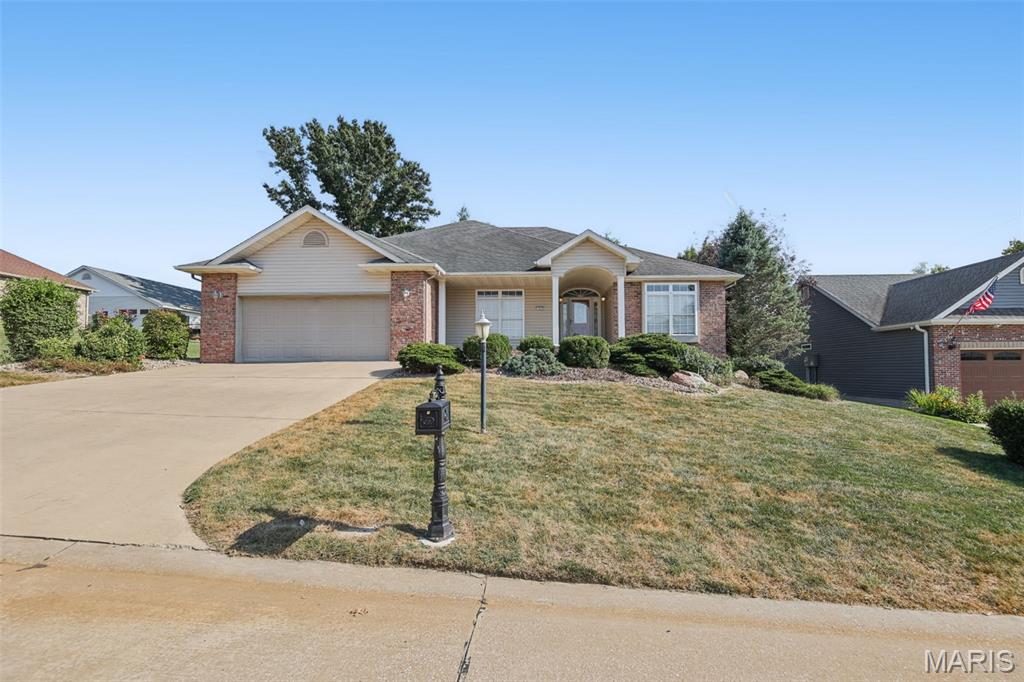 Photo of 1403 White Oak Trail Godfrey IL 62035