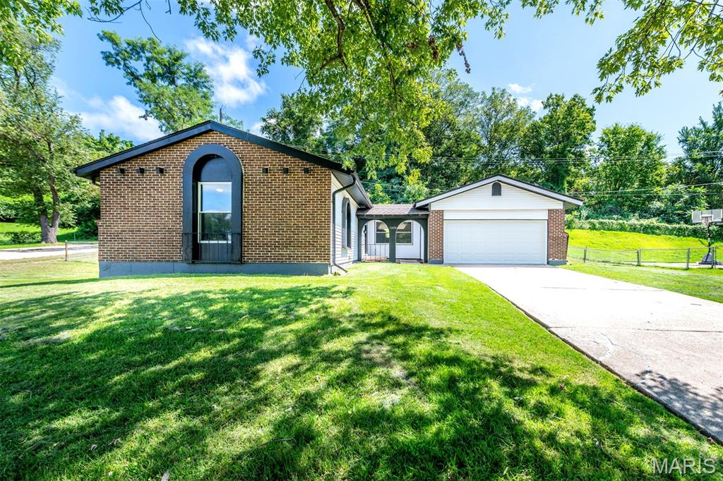 Photo of 11488 Prentice Drive Florissant MO 63033
