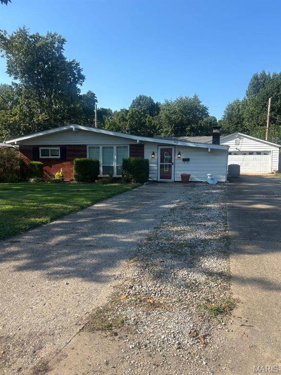 Photo of 803 Amherst Drive East Alton IL 62024