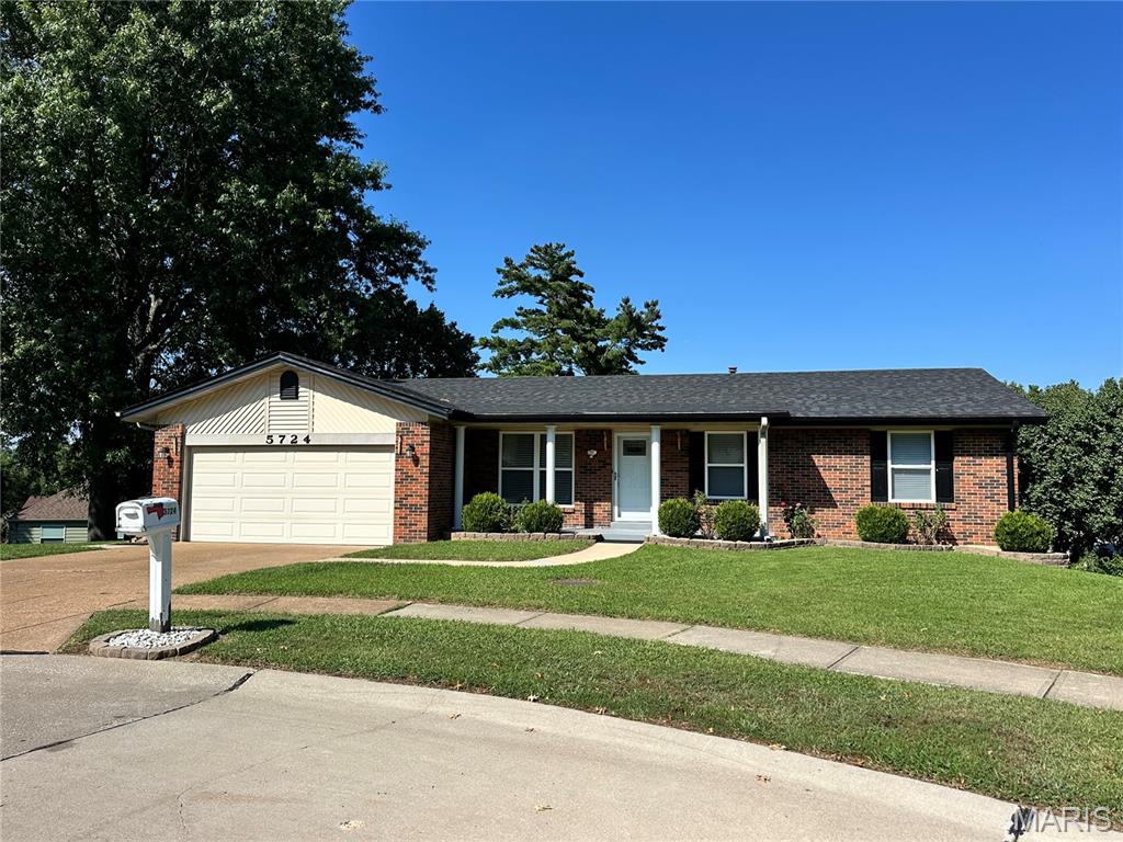 Photo of 5724 Luffbury Circle Oakville MO 63129