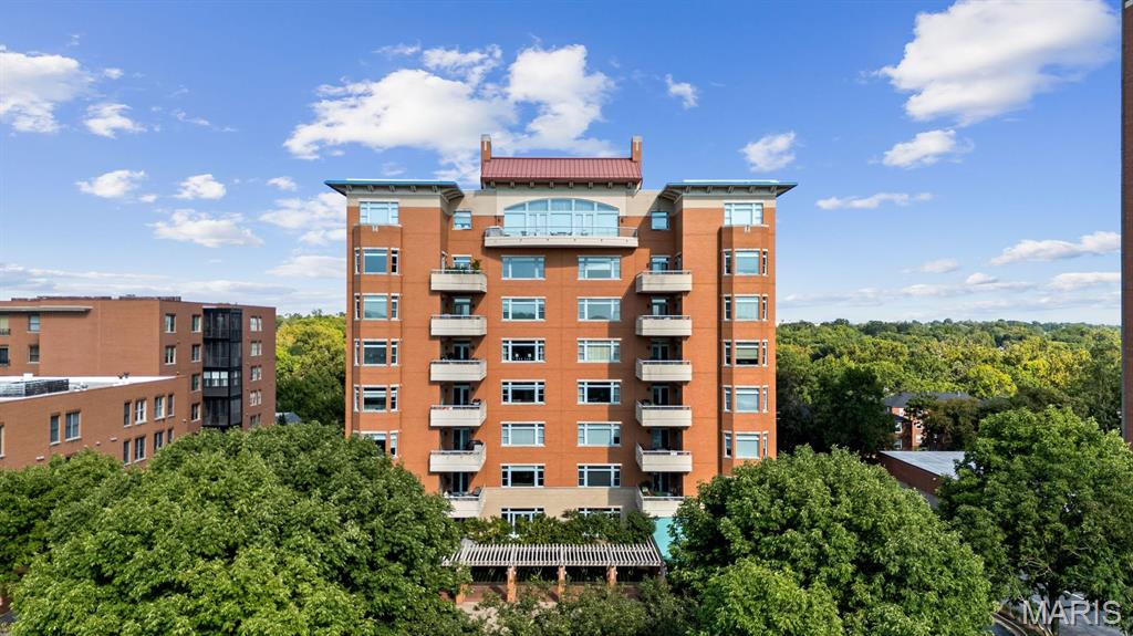 Photo of 800 S Hanley Road #2B Clayton MO 63105