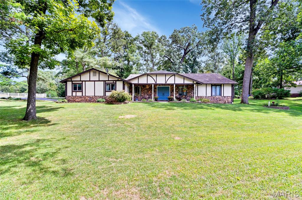 Photo of 100 Lakewood Drive Columbia IL 62236