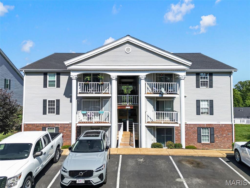 Photo of 1239 Creve Coeur Crossing Lane #D Chesterfield MO 63017