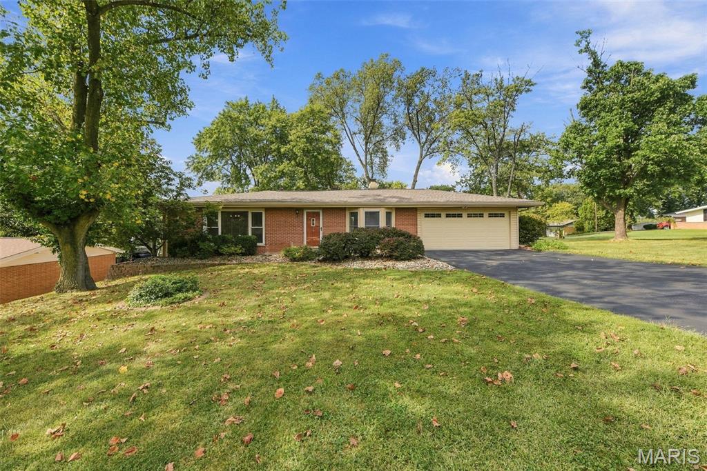 Photo of 1 Barbary Lane St Louis MO 63146