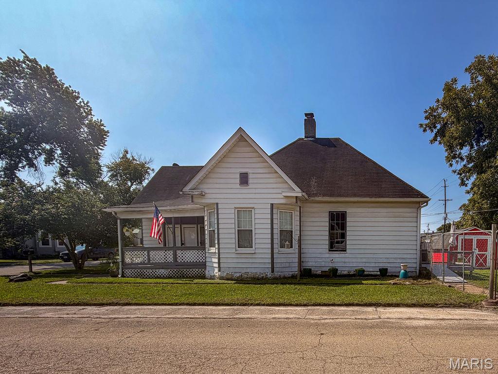 Photo of 202 E 2nd Street De Soto MO 63020
