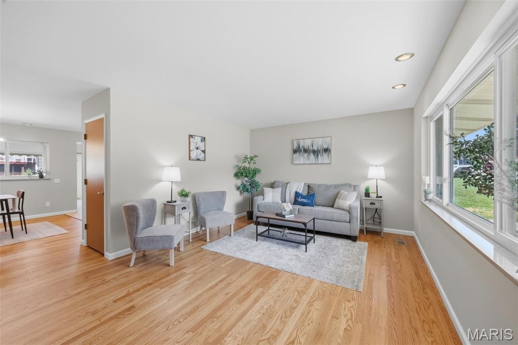 Photo of 908 Buckley Road Mehlville MO 63125
