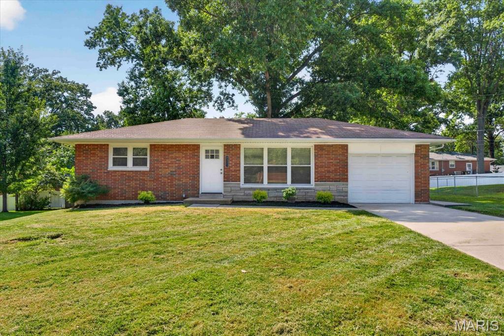 Photo of 1329 N Evergreen Lane Columbia IL 62236