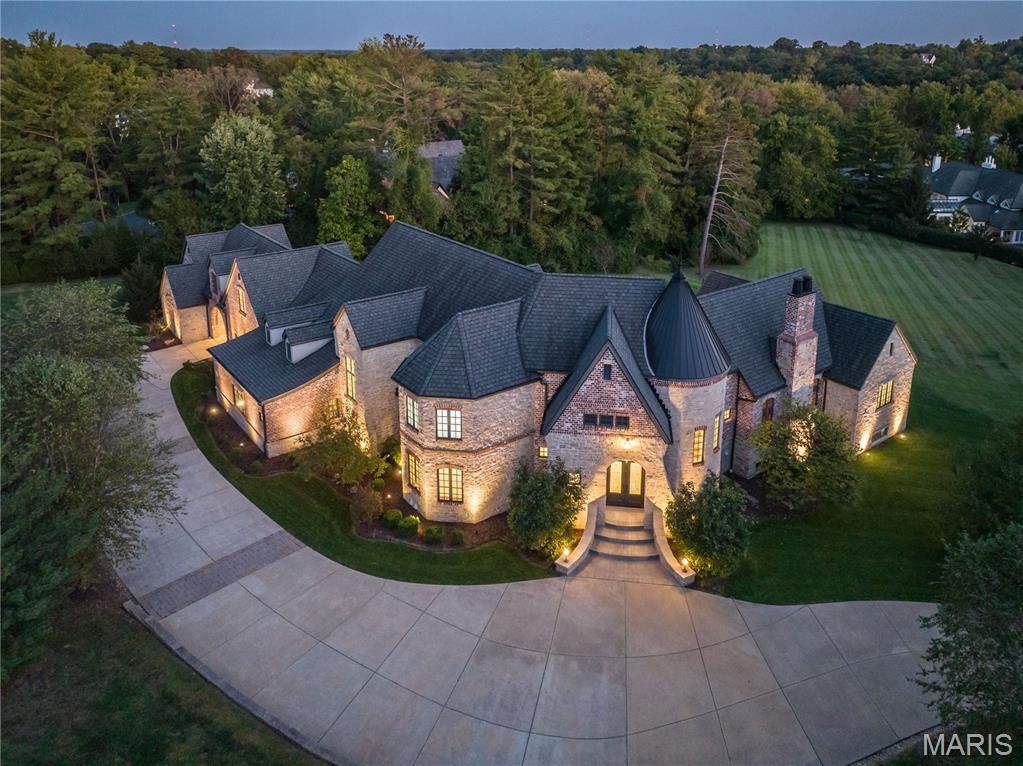Photo of 9998 Litzsinger Road Ladue MO 63124