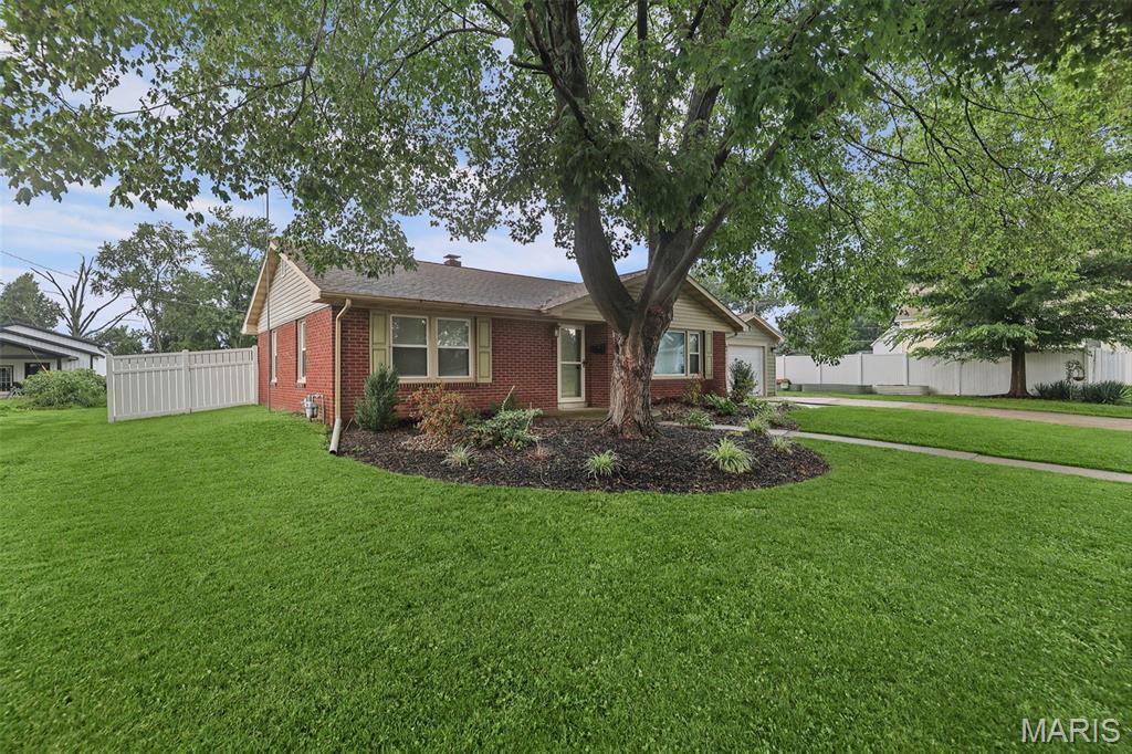 Photo of 677 S Moore Street Nashville IL 62263