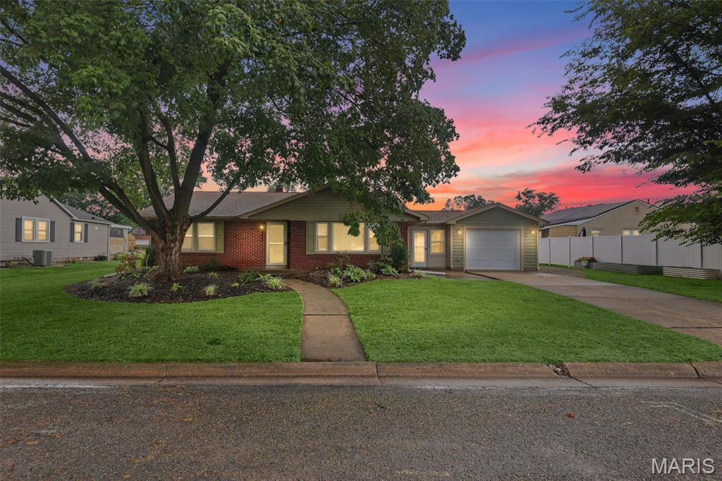 Photo of 677 S Moore Street Nashville IL 62263