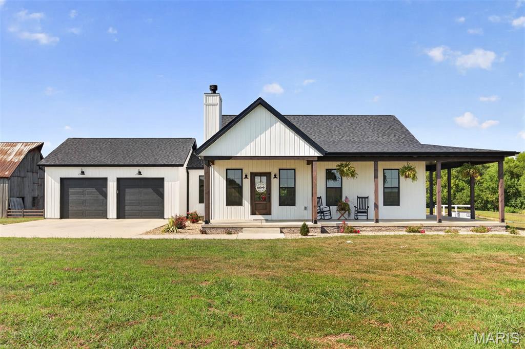 Photo of 10860 SUNNYSIDE SCHOOL Road Trenton IL 62293