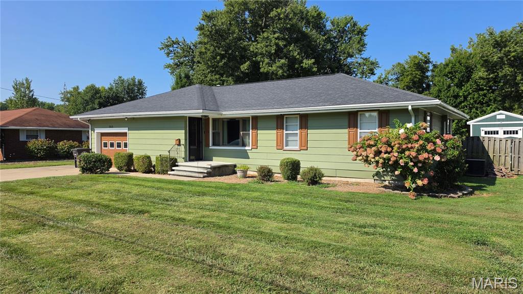 Photo of 703 Klondike Street Staunton IL 62088