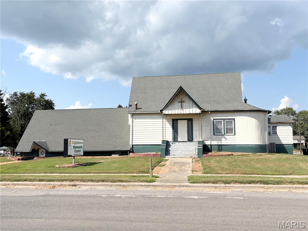 Photo of 303 W PALM Street Roodhouse IL 62082