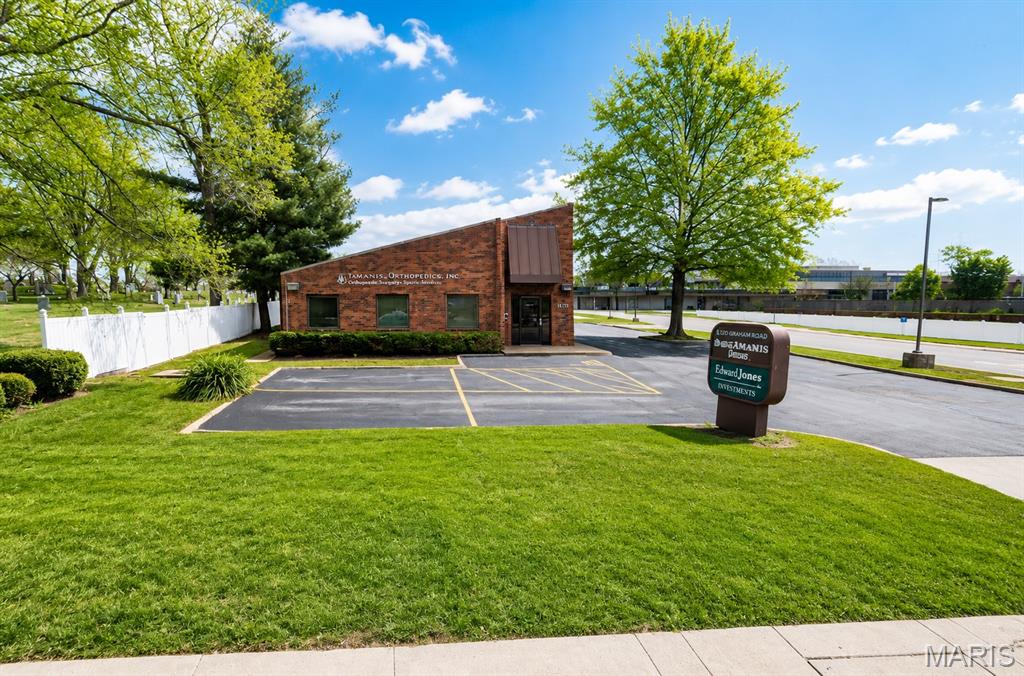 Photo of 1120 Graham Road Florissant MO 63031