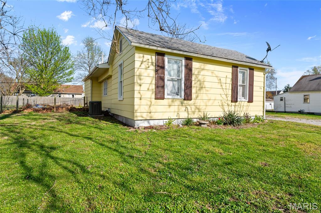 Photo of 116 Marcia Wilsonville IL 62093