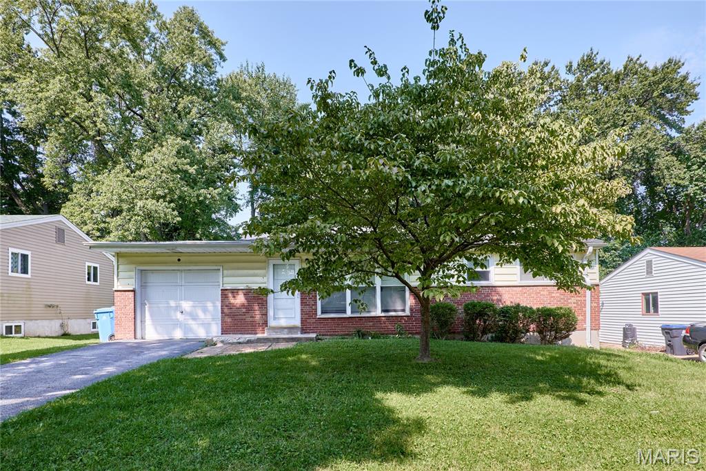 Photo of 145 Clearview Drive Florissant MO 63033