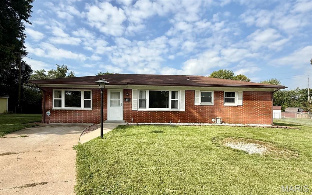 Photo of 76 GATEWOOD Court Belleville IL 62221