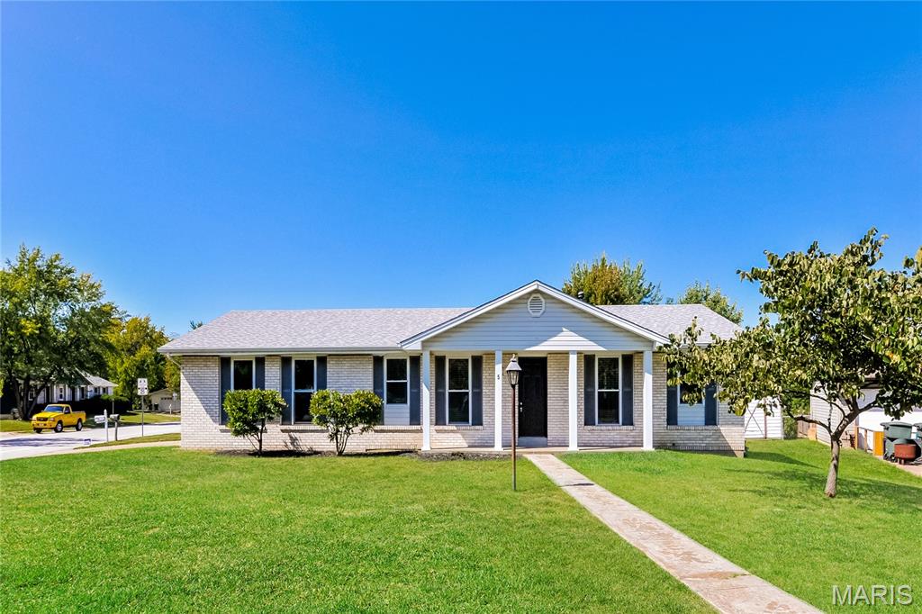 Photo of 5 Elmdale Court St Peters MO 63376