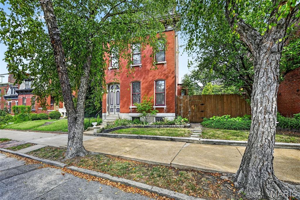 Photo of 1939 Arsenal Street St Louis MO 63118