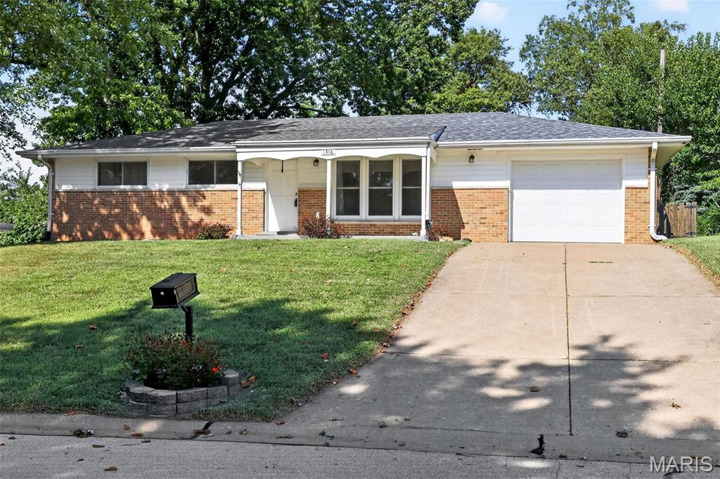 Photo of 1316 Clearview Drive St Charles MO 63303