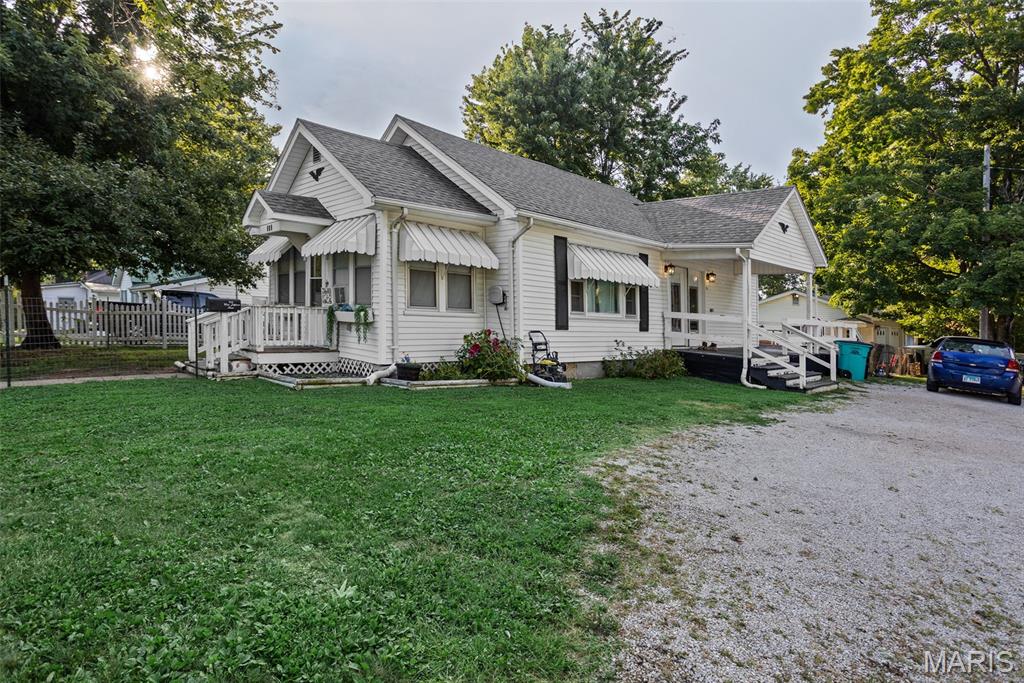 Photo of 702 W Jefferson Street Pittsfield IL 62363