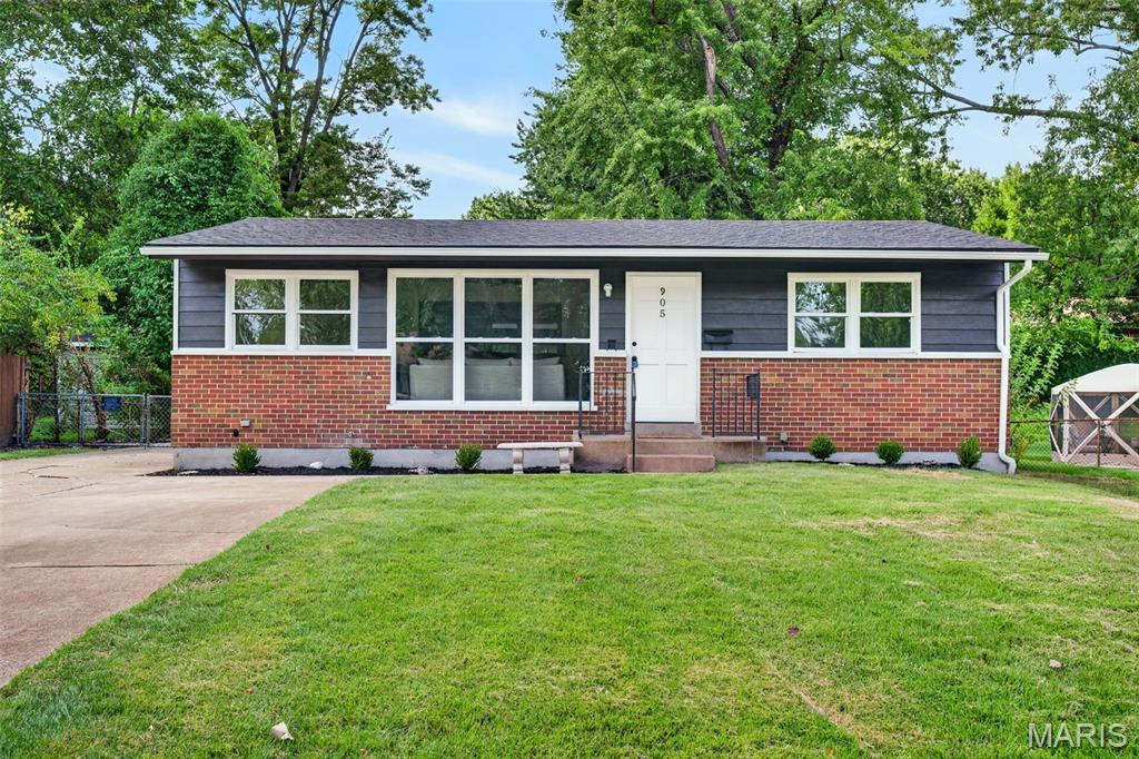 Photo of 905 Campion Lane Florissant MO 63031