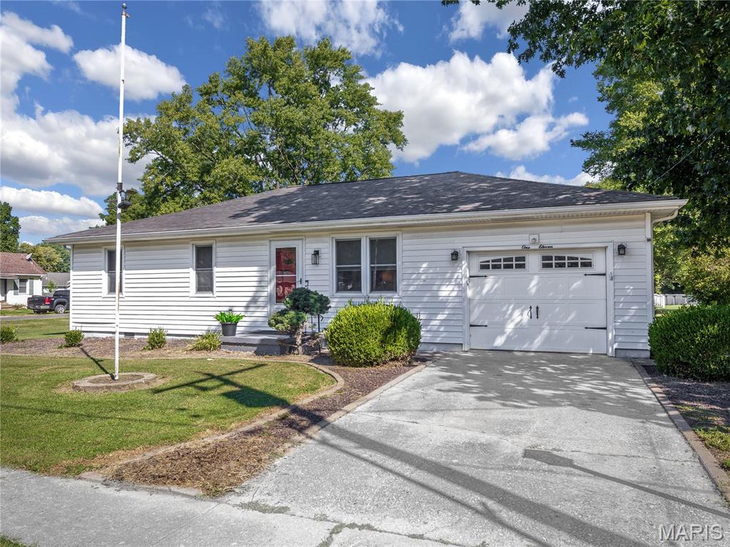 Photo of 111 W Linden Street Marine IL 62061