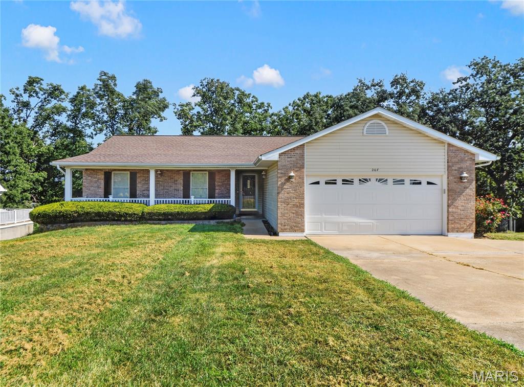 Photo of 207 Spring Lake Drive De Soto MO 63020