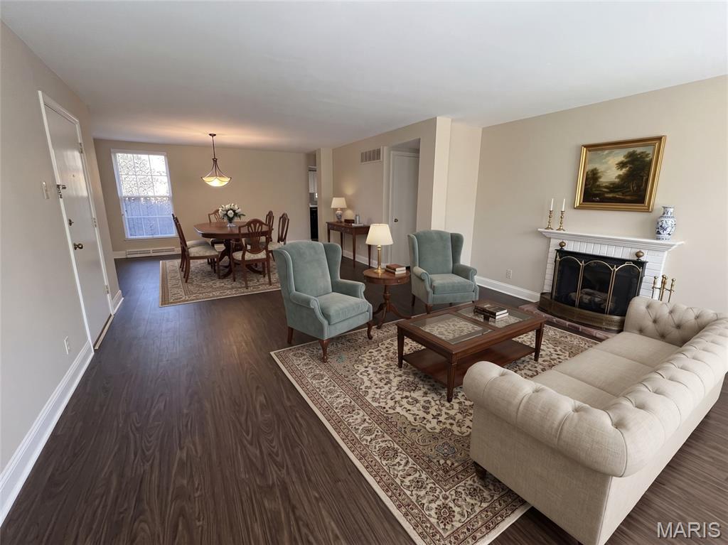 Photo of 1130 S Mason Road Town and Country MO 63131