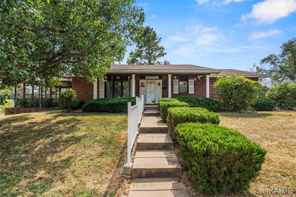Photo of 319 Jefferson Street De Soto MO 63020