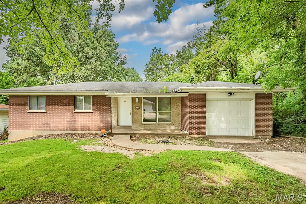 Photo of 10141 Maraldo Place St Louis MO 63137