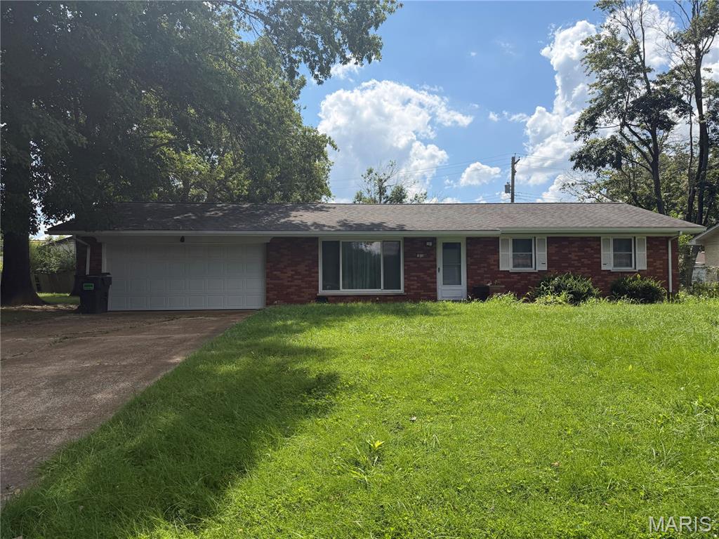 Photo of 1816 Menard Drive Belleville IL 62220